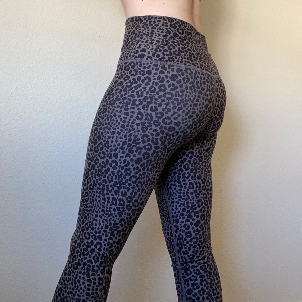 EVOLUTION AND CREATION LEOPARD PRINT LEGGINGS